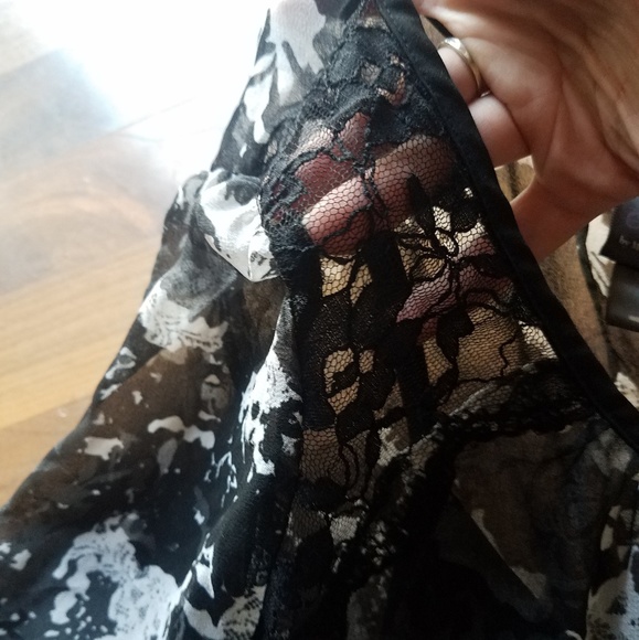 Maternity blouse - Picture 2 of 4